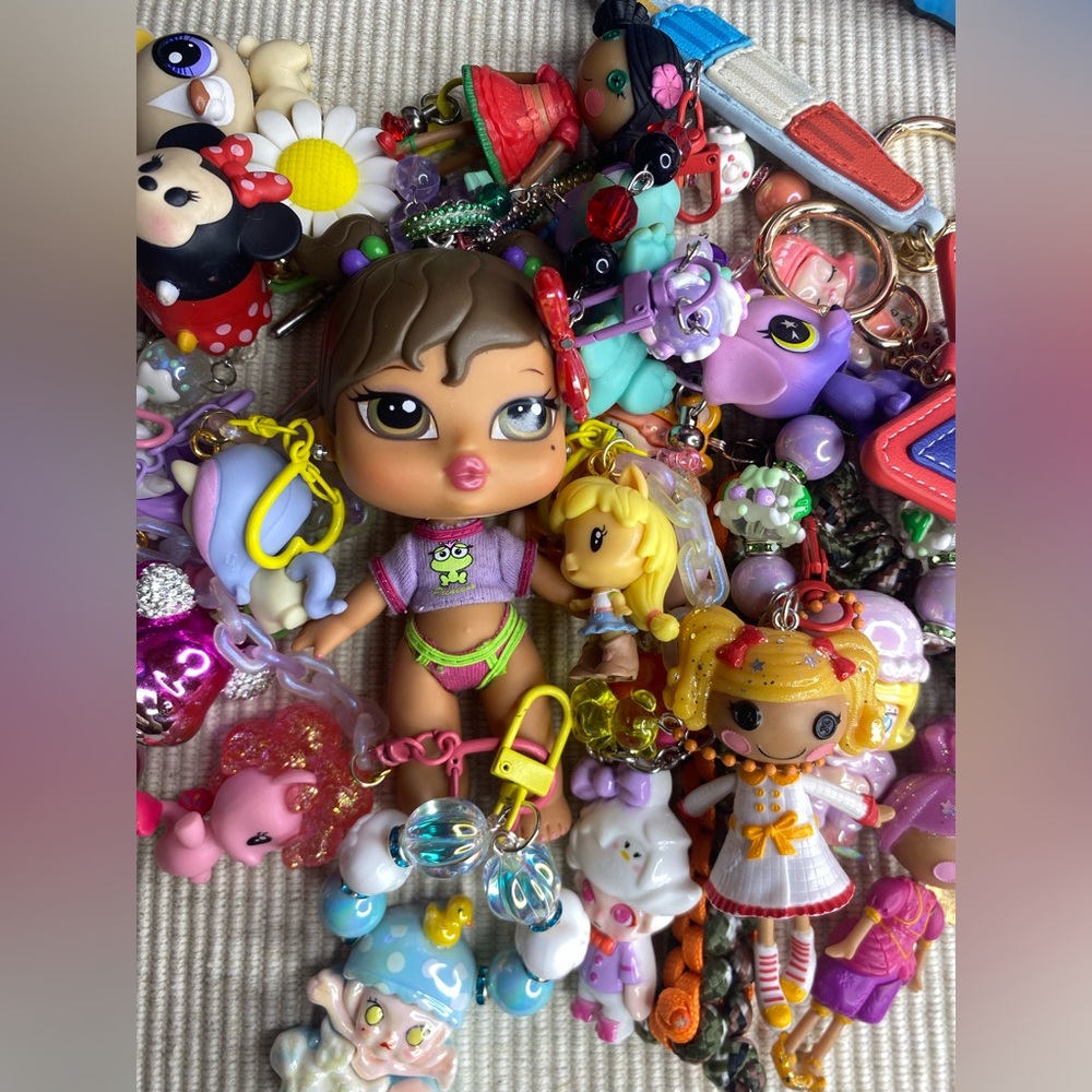 Mystery Keychain Surprise Bags – 4x Fun in Every Pack!